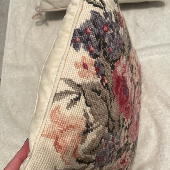 Vintage needlepoint wool pillows bundle - Picture 4 of 12